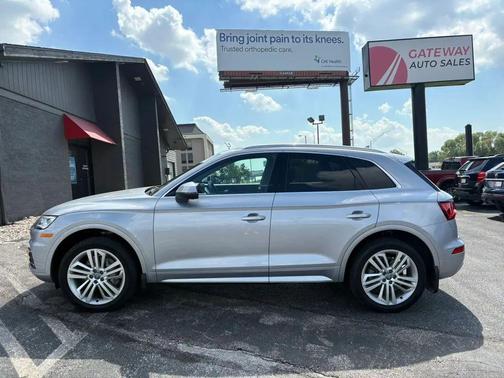 Florett Silver Metallic 2018 Audi Q5 Premium Plus Sport Utility 4D