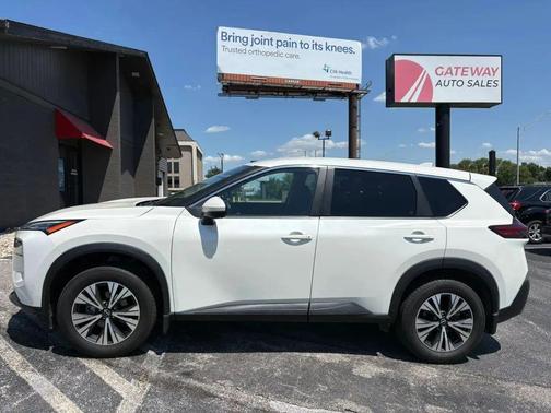 Pearl White Tricoat 2023 Nissan Rogue SV