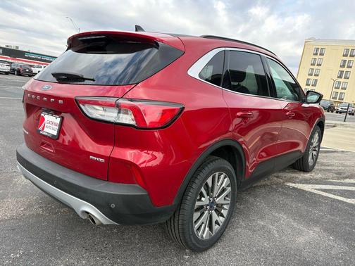 2022 Ford Escape Titanium