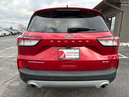 2022 Ford Escape Titanium