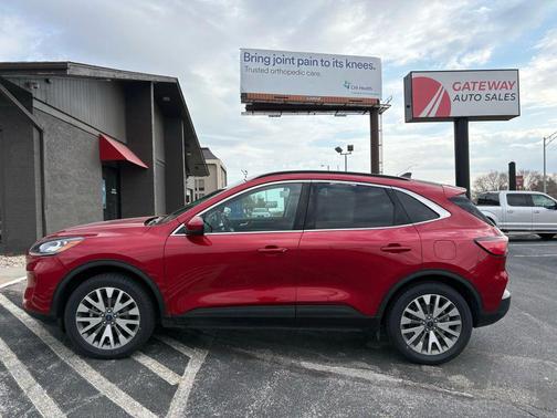 2022 Ford Escape Titanium