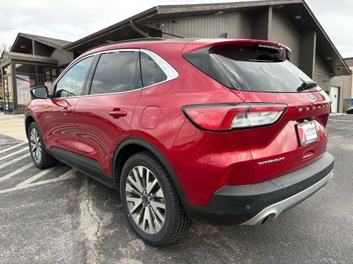 2022 Ford Escape Titanium