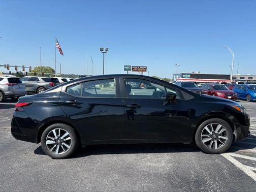 2021 Nissan Versa 1.6 SV