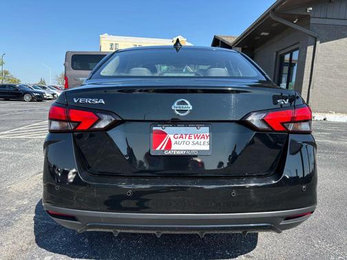 2021 Nissan Versa 1.6 SV
