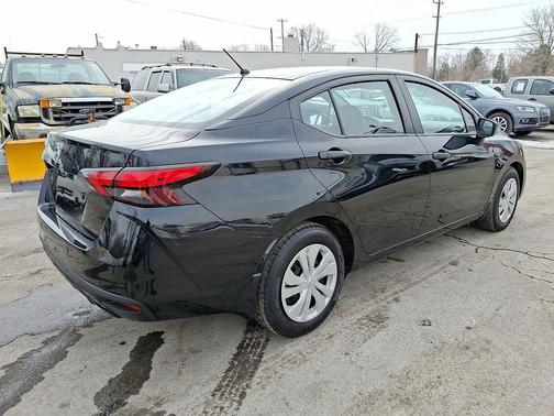 2022 Nissan Versa 1.6 S