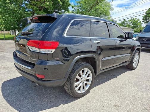 Diamond Black Crystal Pearlcoat 2017 Jeep Grand Cherokee Limited