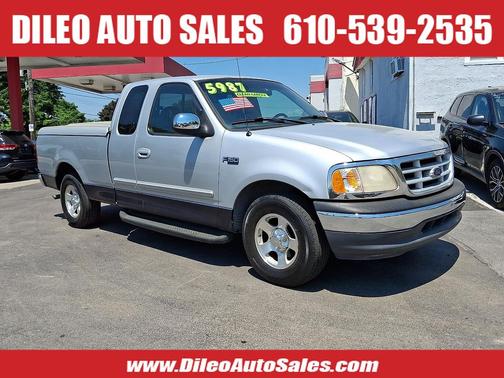 Silver Clearcoat Metallic 1999 Ford F-150 XLT