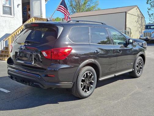2019 Nissan Pathfinder SL