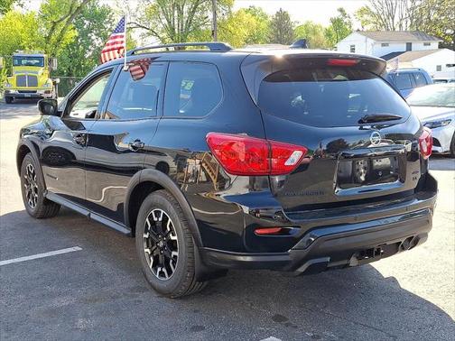 2019 Nissan Pathfinder SL