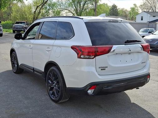 2019 Mitsubishi Outlander LE