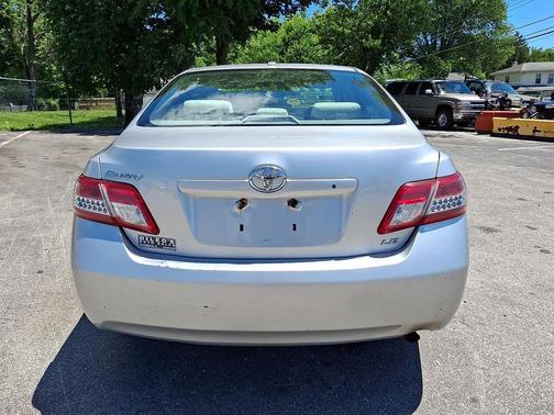 Classic Silver Metallic - 1F7 2010 Toyota Camry LE