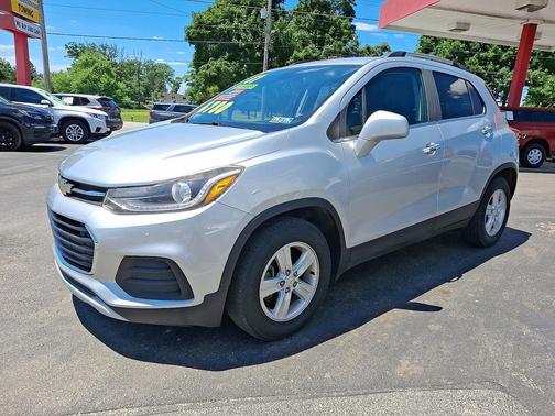 Silver Ice Metallic 2017 Chevrolet Trax LT
