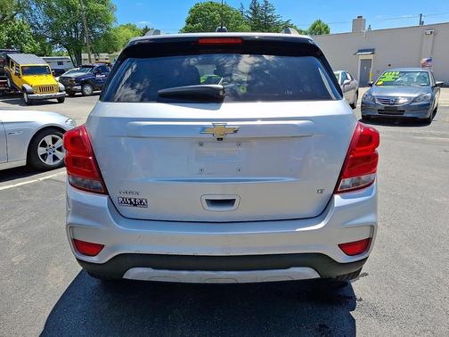 Silver Ice Metallic 2017 Chevrolet Trax LT