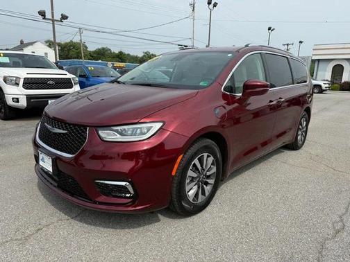 2021 Chrysler Pacifica Hybrid Touring L