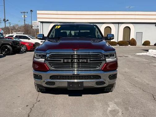 2019 RAM 1500 Laramie Crew Cab 4x4 64' Box