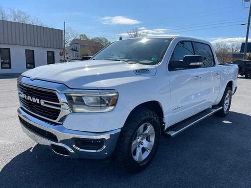 2019 RAM 1500 Big Horn/Lone Star Crew Cab 4x4 57' Box
