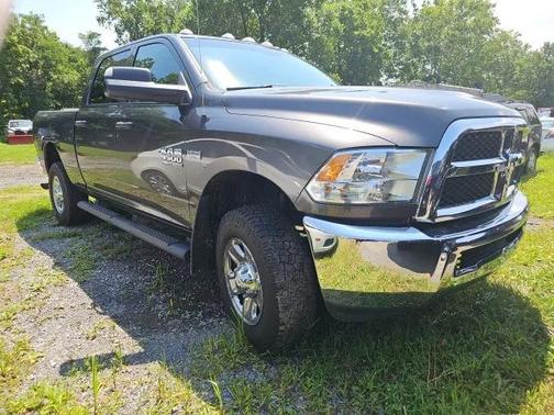 2018 RAM 3500 Tradesman Crew Cab 4x4 64' Box