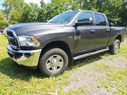 2018 RAM 3500 Tradesman Crew Cab 4x4 64' Box