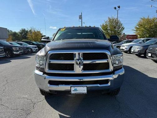 2018 RAM 3500 Tradesman Crew Cab 4x4 64' Box