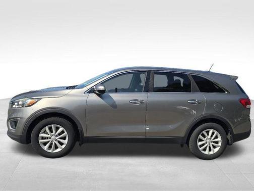 2017 Kia Sorento L