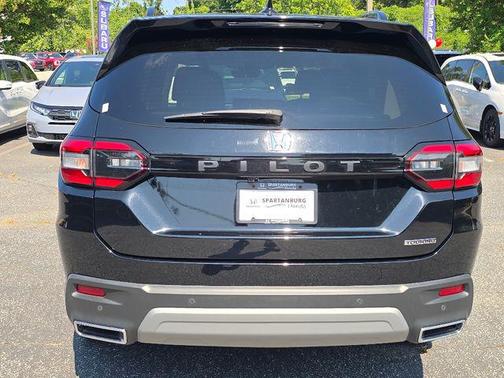 2023 Honda Pilot Touring 8-Passenger