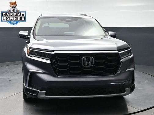Modern Steel Metallic 2024 Honda Pilot
