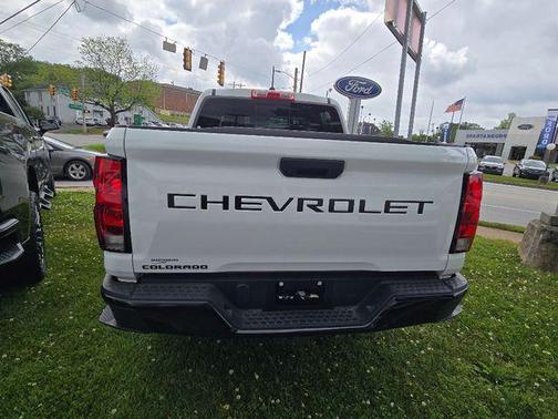 2024 Chevrolet Colorado WT