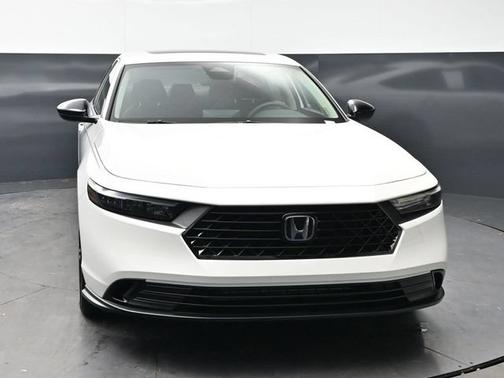 Platinum White Pearl 2026 Honda Accord