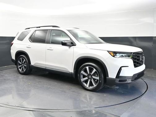Platinum White Pearl 2025 Honda Pilot