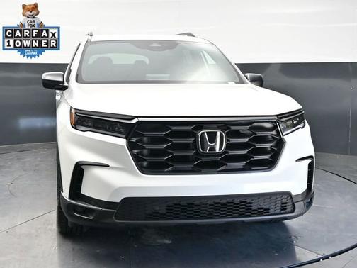 Platinum White Pearl 2025 Honda Pilot
