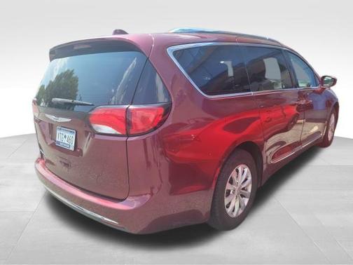 2018 Chrysler Pacifica Touring-L