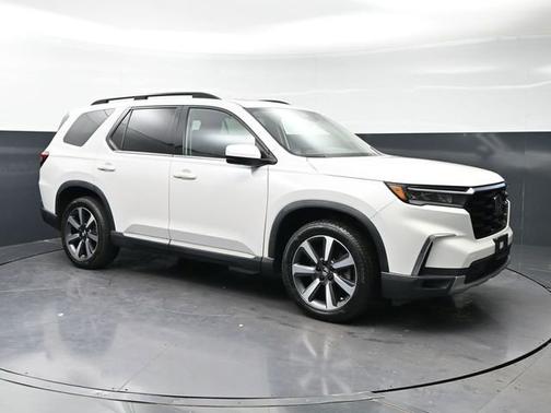 Platinum White Pearl 2023 Honda Pilot