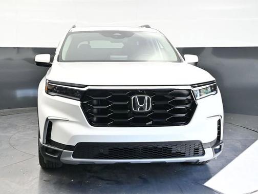 Platinum White Pearl 2025 Honda Pilot