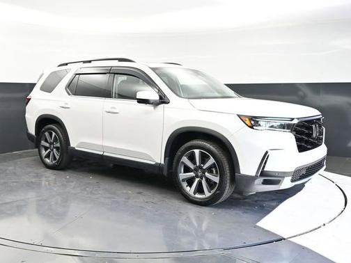 Platinum White Pearl 2025 Honda Pilot