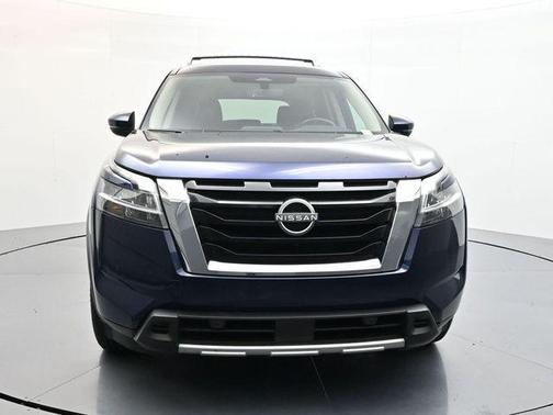 2023 Nissan Pathfinder SL FWD