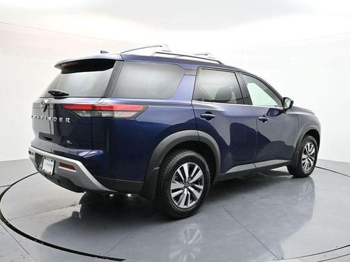 2023 Nissan Pathfinder SL FWD
