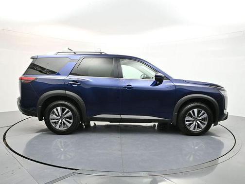 2023 Nissan Pathfinder SL FWD