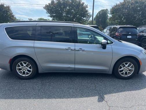 2020 Chrysler Voyager LXI