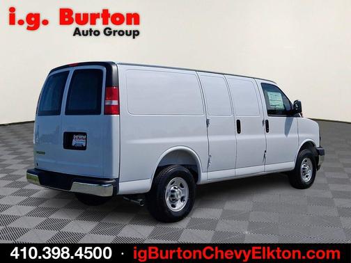 Summit White 2026 Chevrolet Express 2500 Work Van