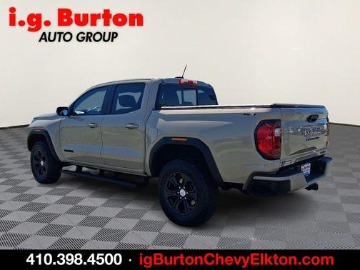 Desert Sand Metallic 2023 GMC Canyon Elevation