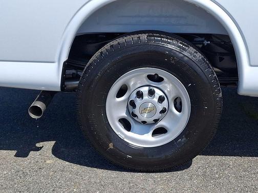Summit White 2026 Chevrolet Express 2500 Work Van