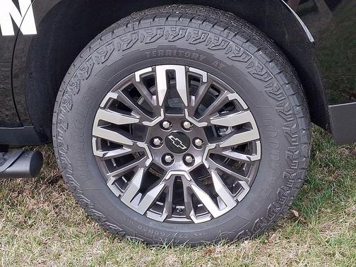 Black 2026 Chevrolet Tahoe Z71