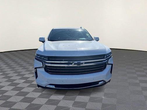 Summit White 2021 Chevrolet Suburban LT