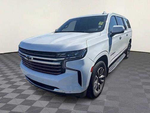 Summit White 2021 Chevrolet Suburban LT