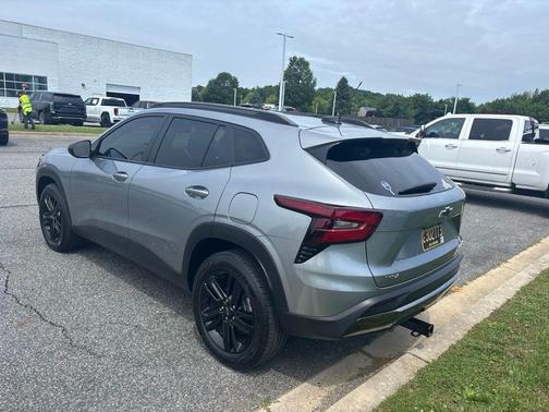 Sterling Gray Metallic 2025 Chevrolet Trax ACTIV