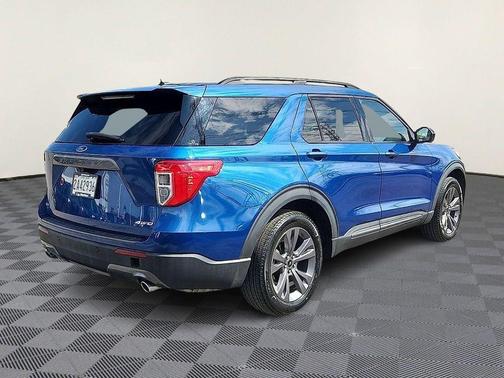 Blue Metallic 2022 Ford Explorer XLT