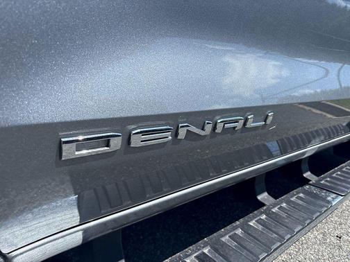 Sterling 2024 GMC Canyon Denali