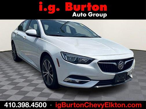 White Frost 2019 Buick Regal Sportback Essence