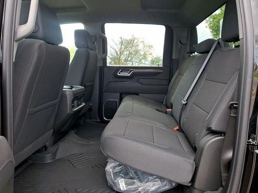 Black 2026 Chevrolet Silverado 2500 ZR2