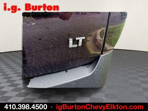 Black Cherry Metallic 2023 Chevrolet Traverse LT Cloth